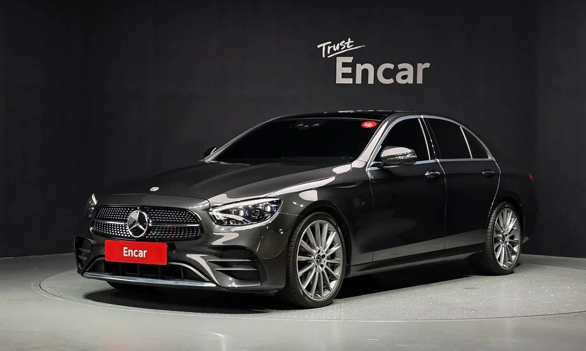 Mercedes-Benz E-Class — фото 1