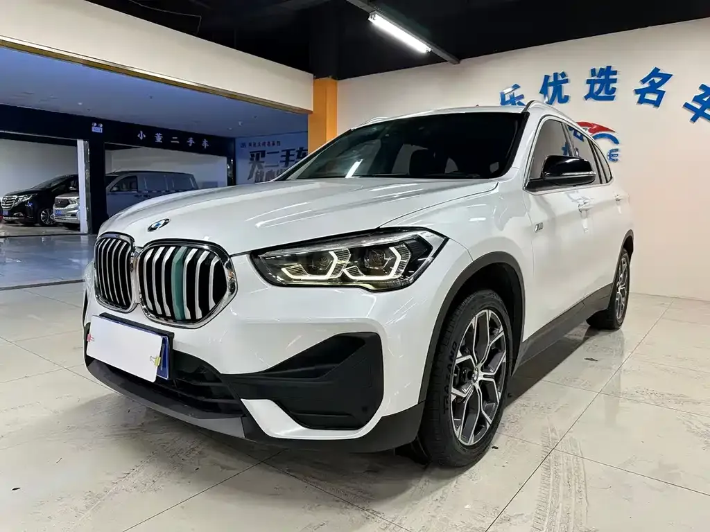 BMW X1 — фото 1