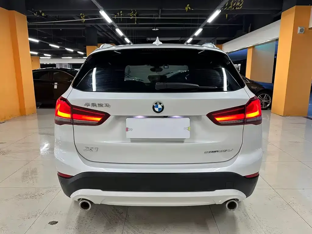BMW X1 — фото 10