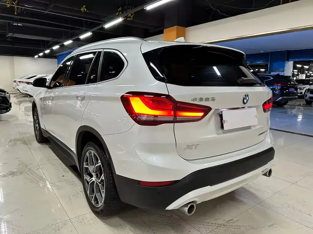 BMW X1 — фото 5