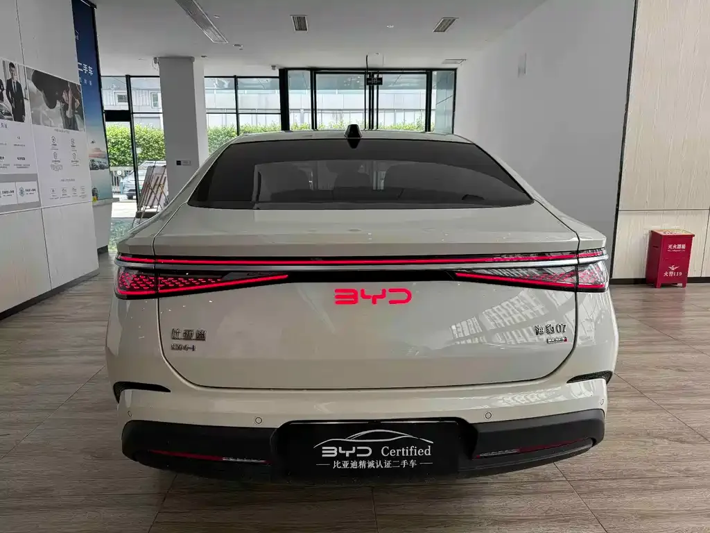 BYD Seal 07 DM-i — фото 2