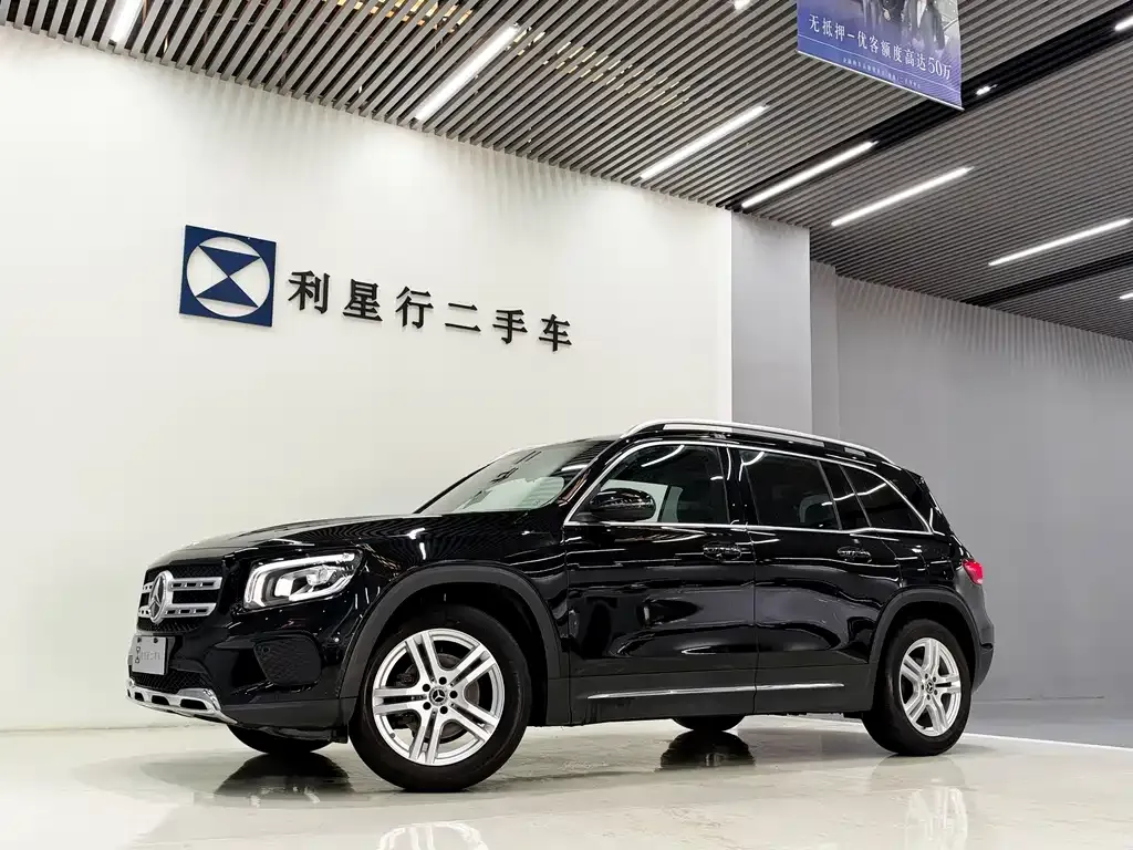 Mercedes-Benz GLB — фото 1