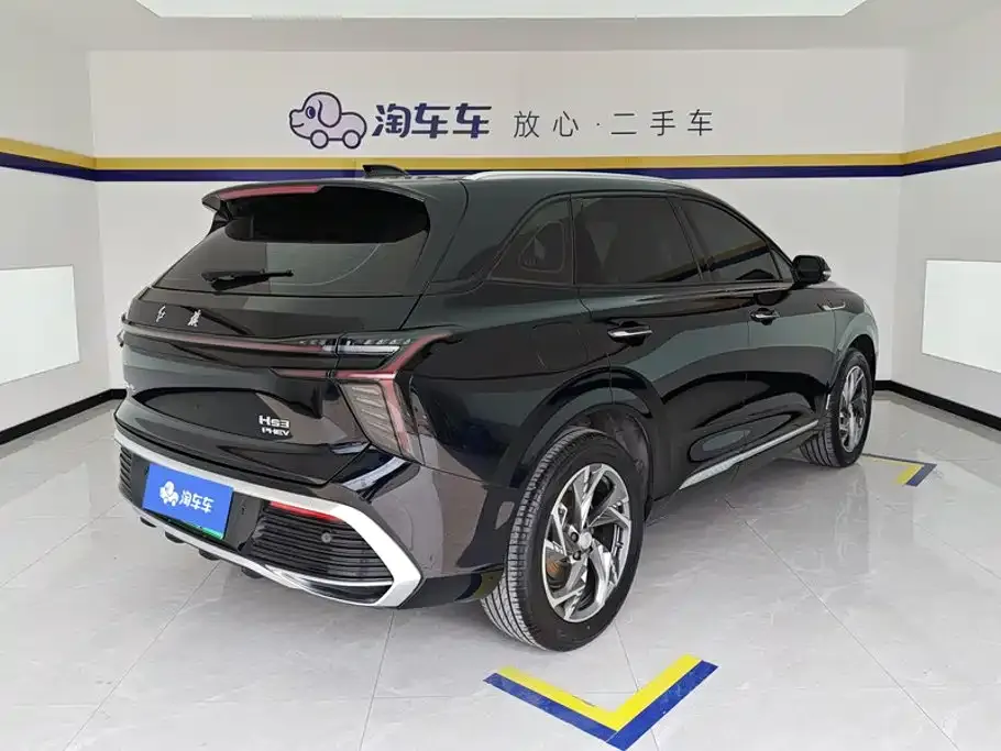 Hongqi HS3 PHEV — фото 3