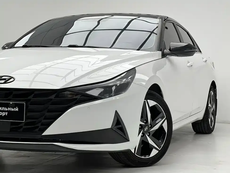 Hyundai Elantra — фото 7