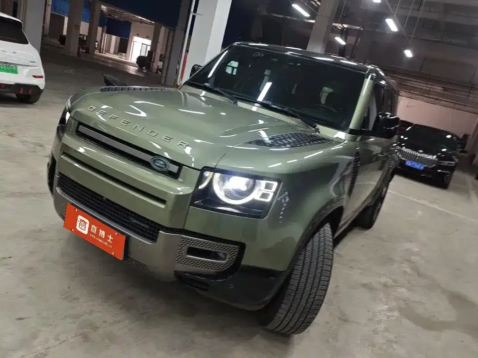 Land Rover Defender — фото 1