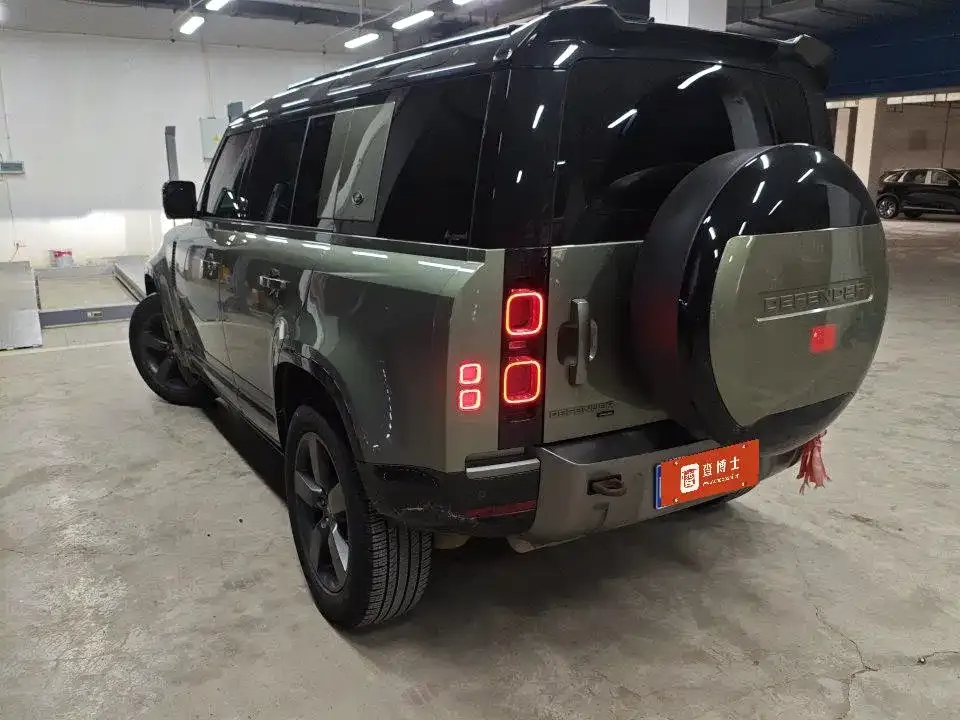 Land Rover Defender — фото 6