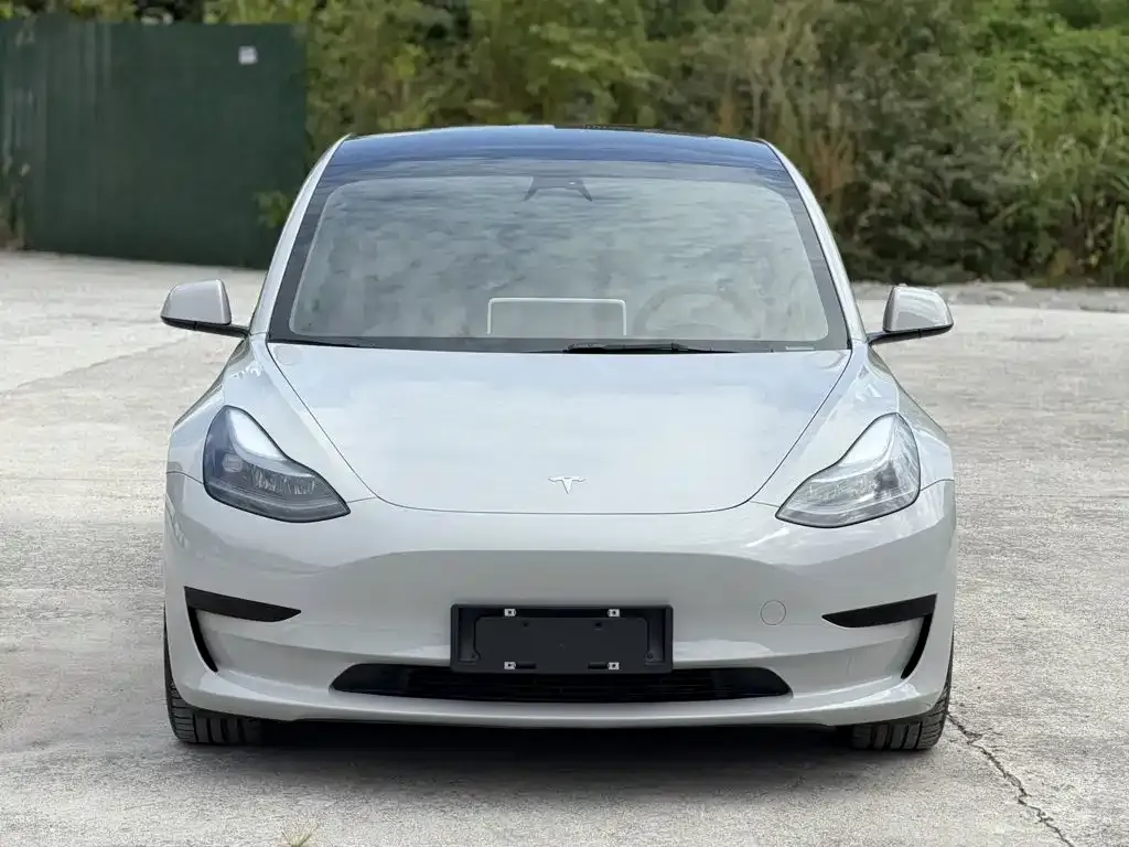 Tesla Model 3 — фото 7
