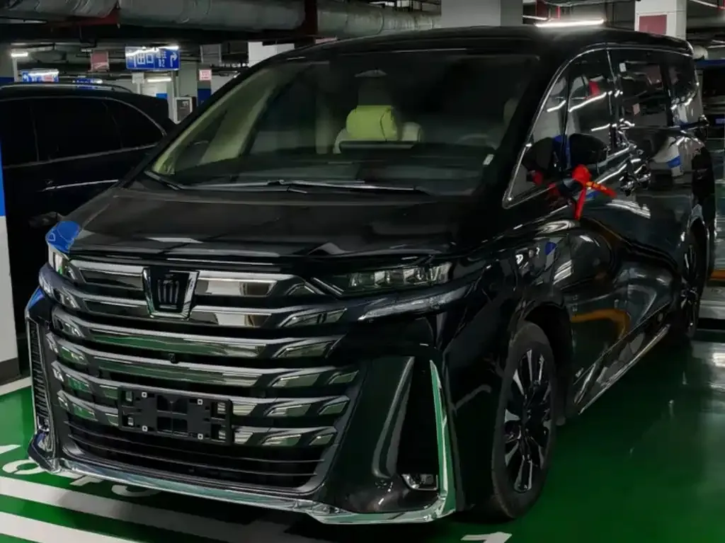 Toyota Vellfire — фото 2