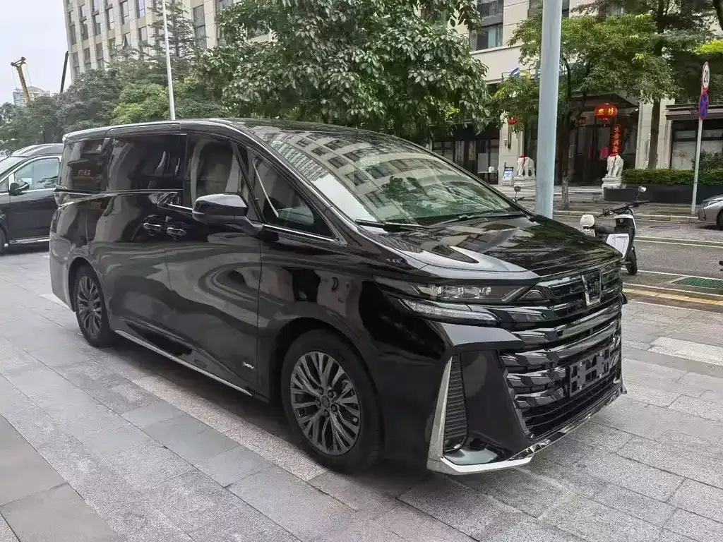 Toyota Vellfire — фото 4