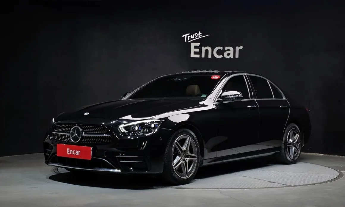Mercedes-Benz E-Class — фото 1