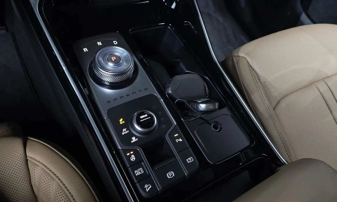 Kia Sorento — фото 9
