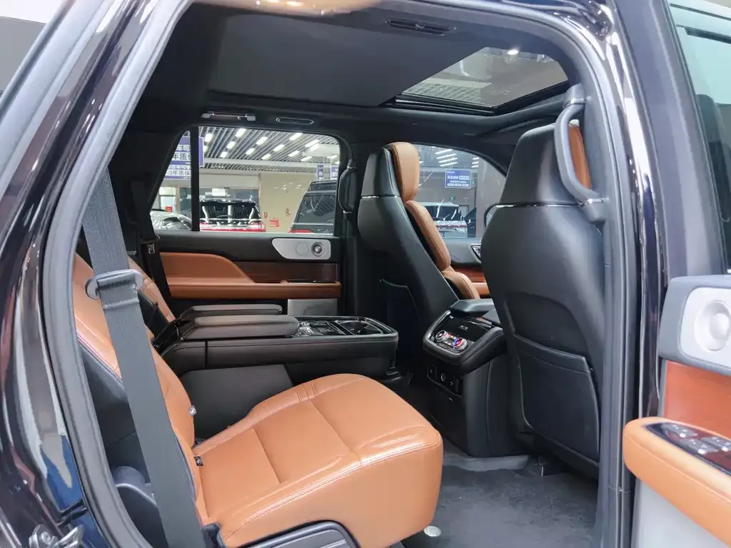 Lincoln Navigator — фото 10