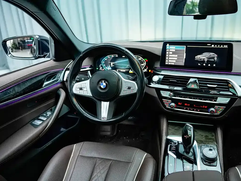 BMW 5 Series — фото 5