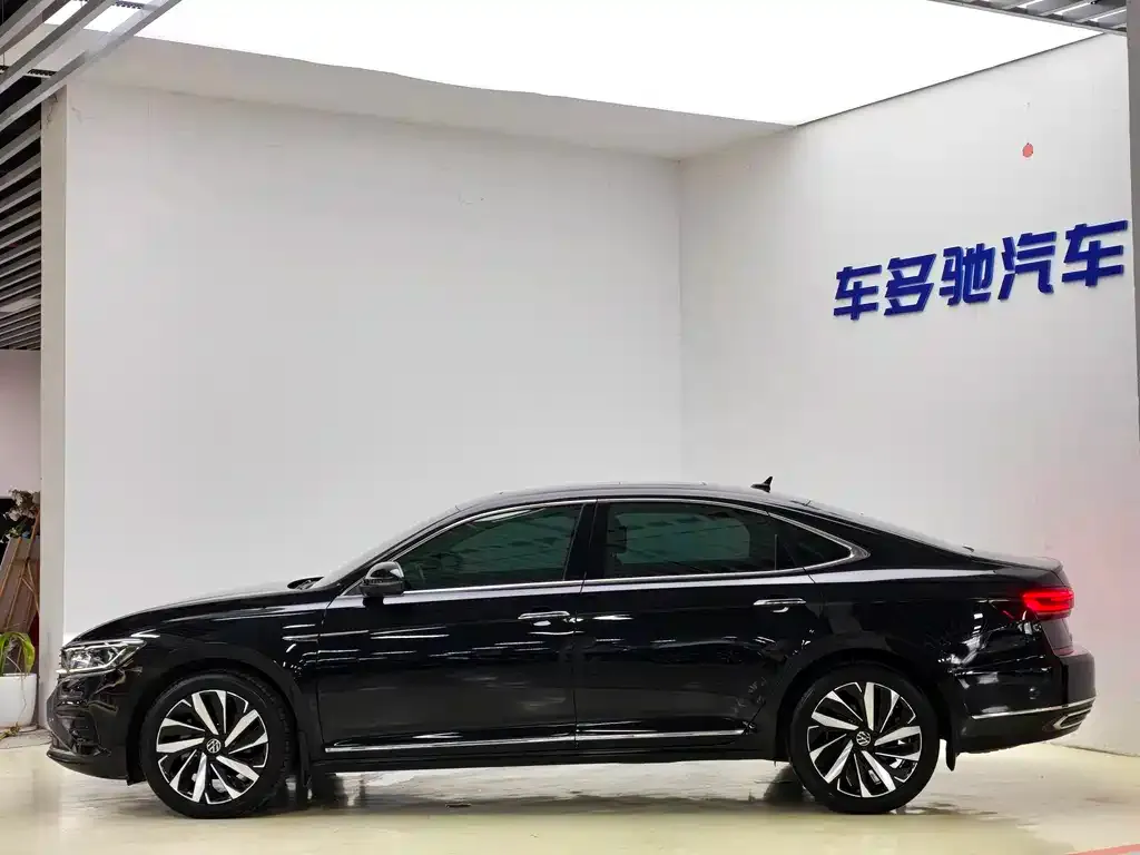 Volkswagen Passat — фото 5