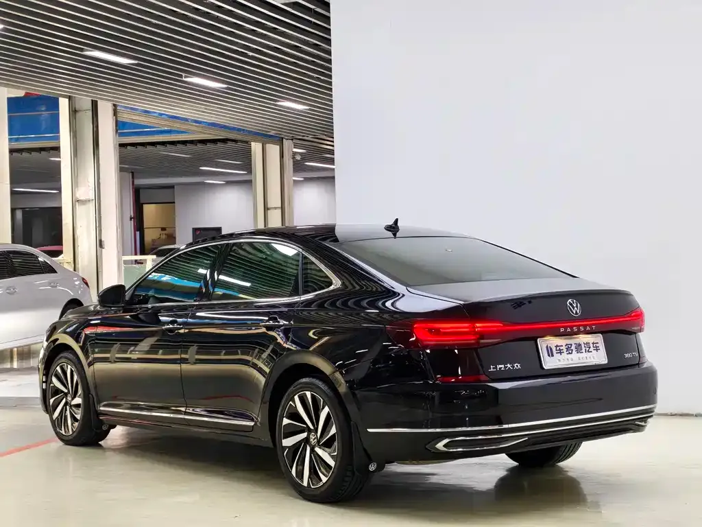 Volkswagen Passat — фото 7