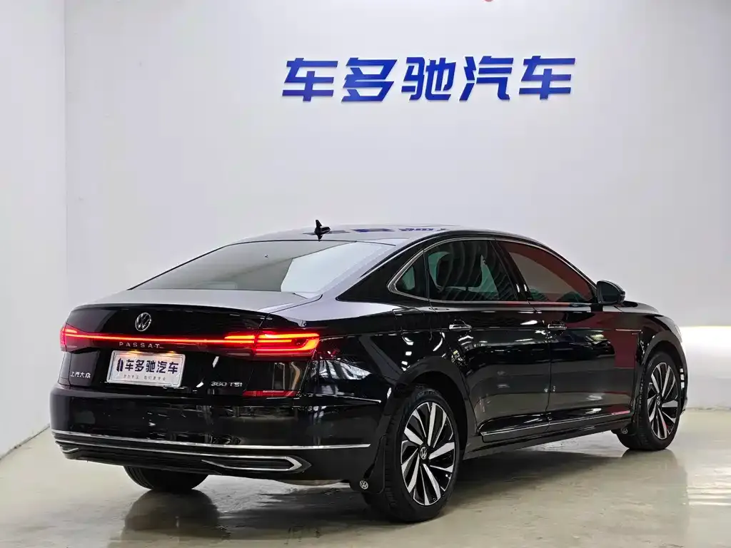 Volkswagen Passat — фото 6