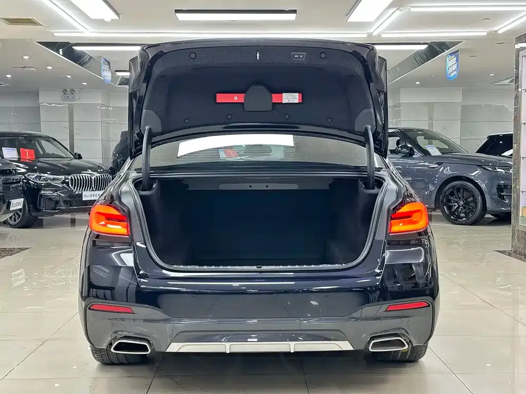 BMW 5 Series — фото 10