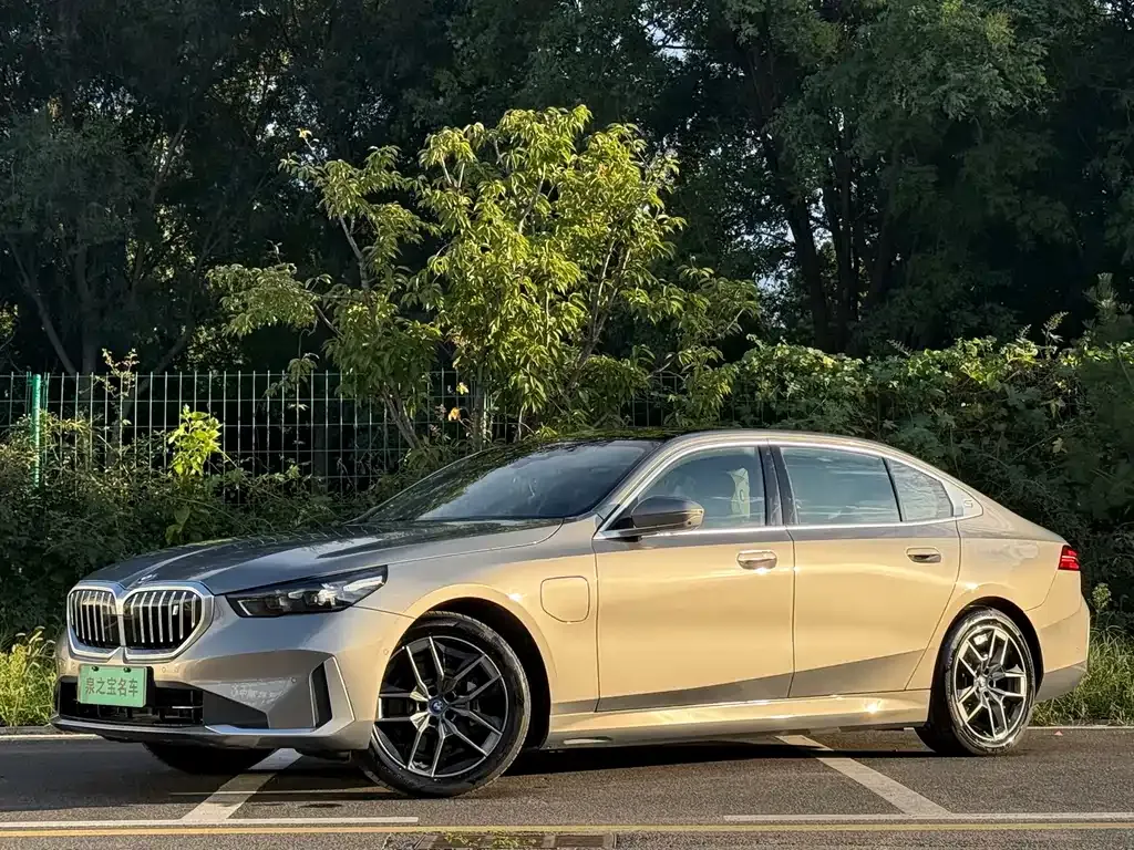 BMW i5 — фото 10