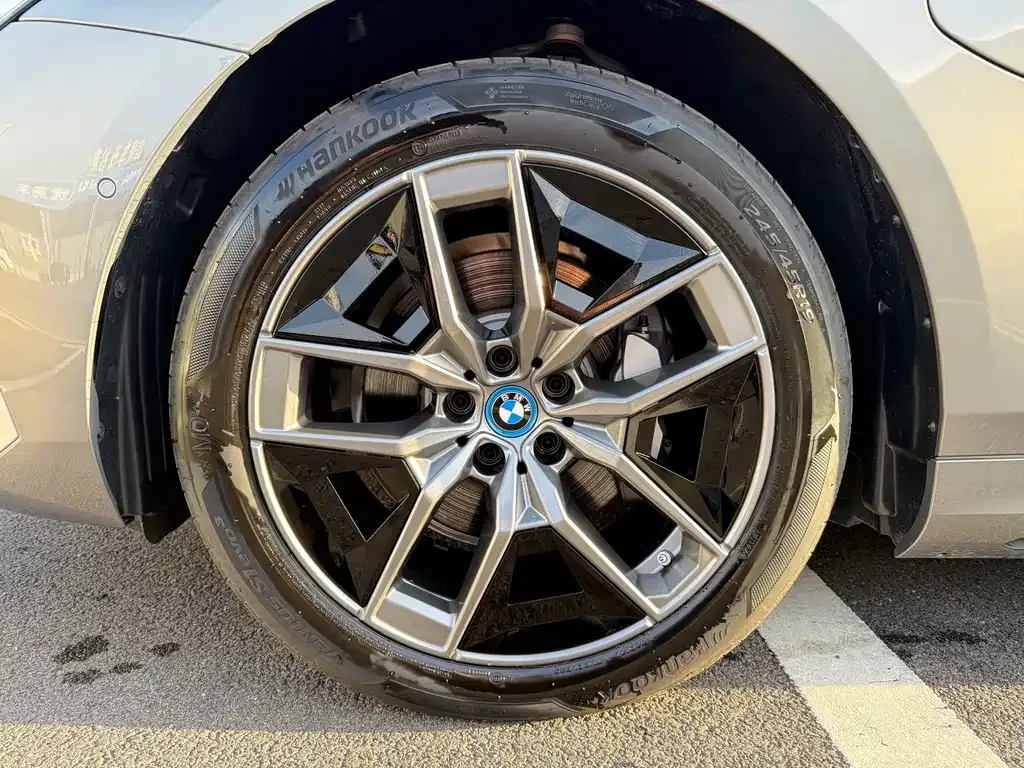 BMW i5 — фото 9