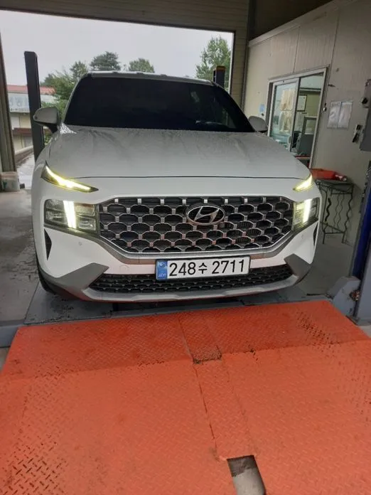 Hyundai Santafe — фото 1