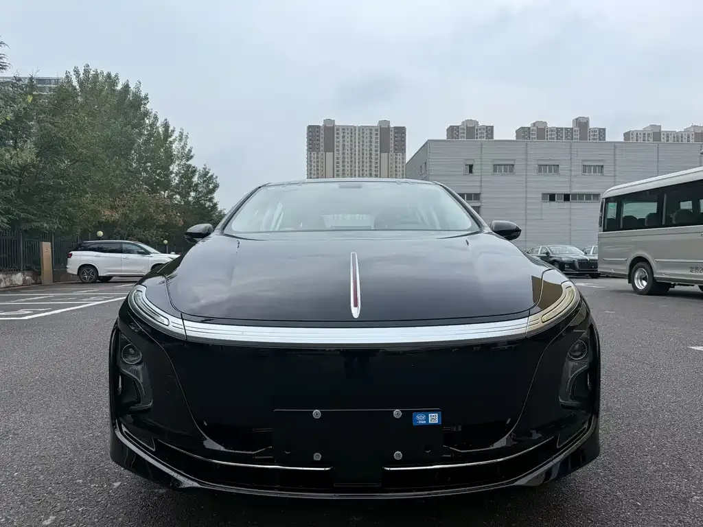 Hongqi E-QM5 — фото 2