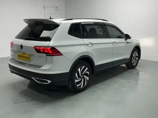 Volkswagen Tiguan L — фото 2