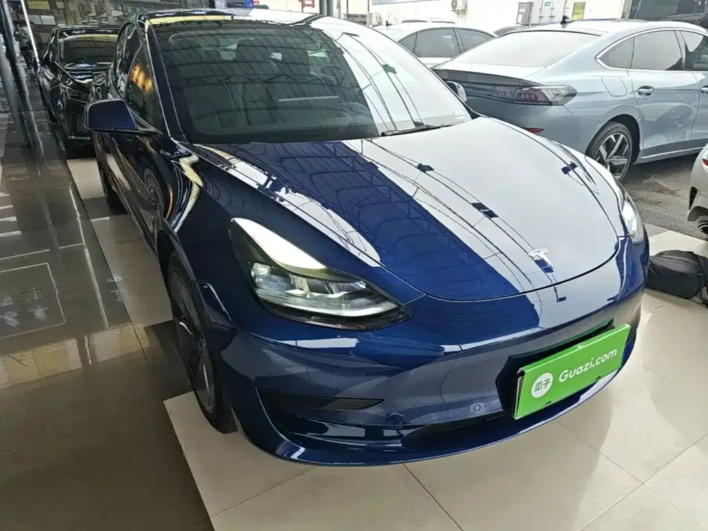 Tesla Model 3 — фото 4
