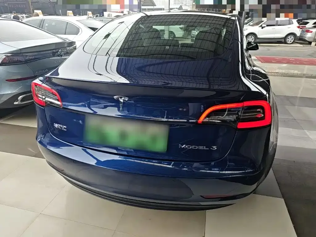 Tesla Model 3 — фото 3