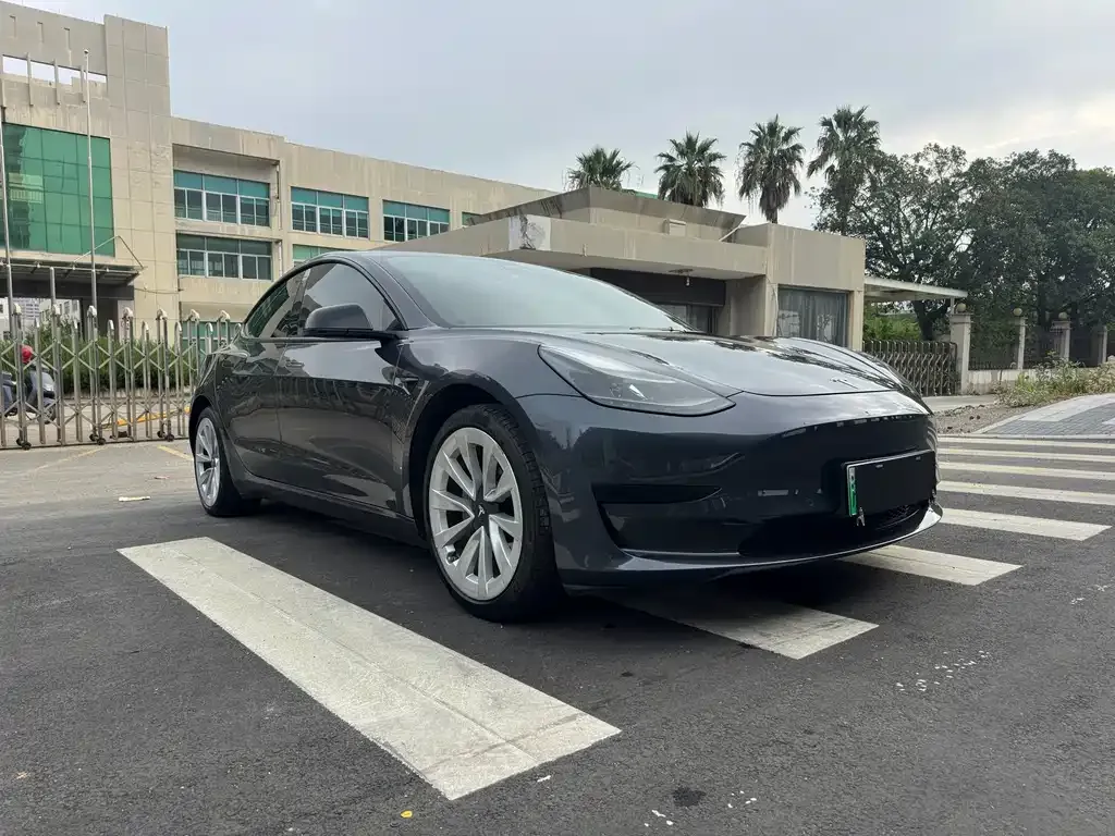 Tesla Model 3 — фото 2