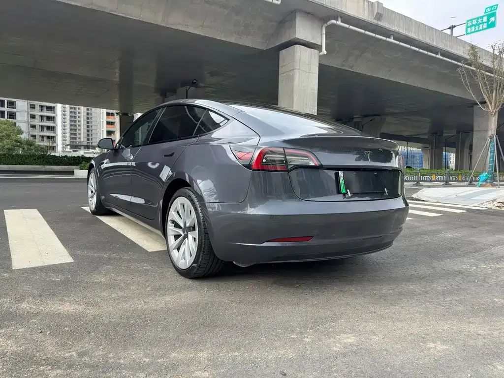 Tesla Model 3 — фото 6