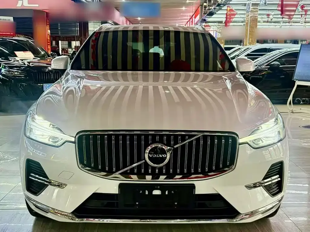 Volvo XC60 — фото 9