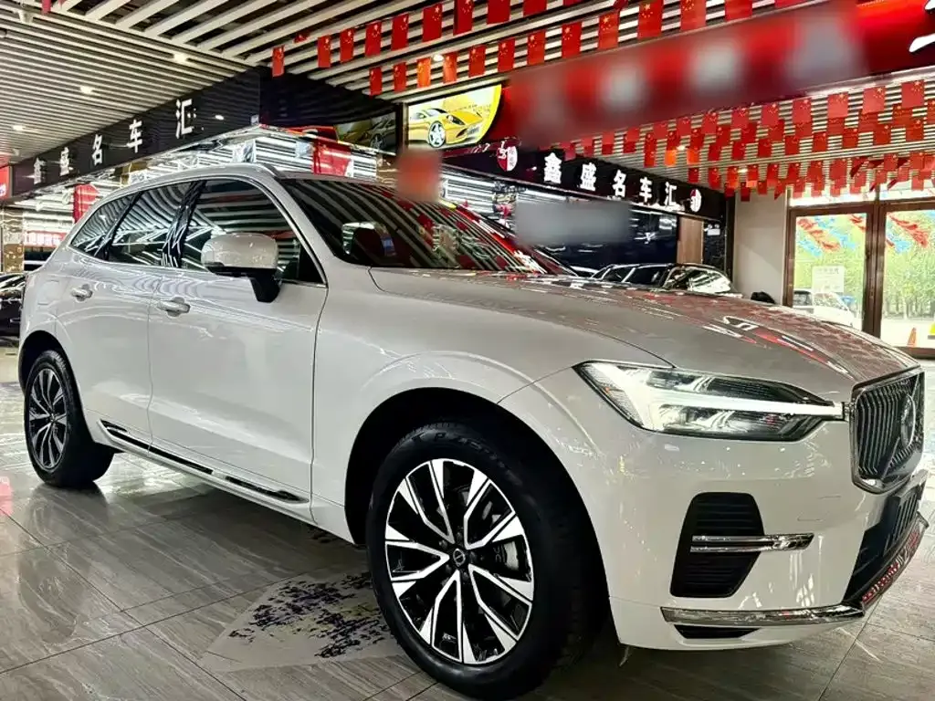 Volvo XC60 — фото 10