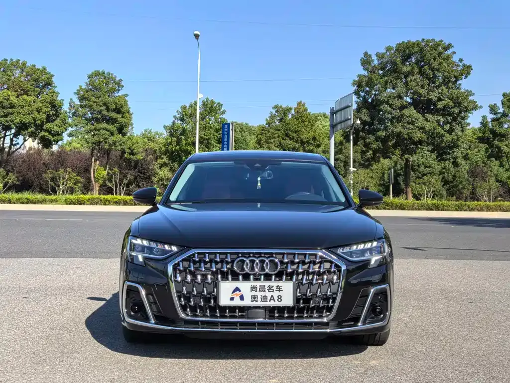 Audi A8 — фото 10