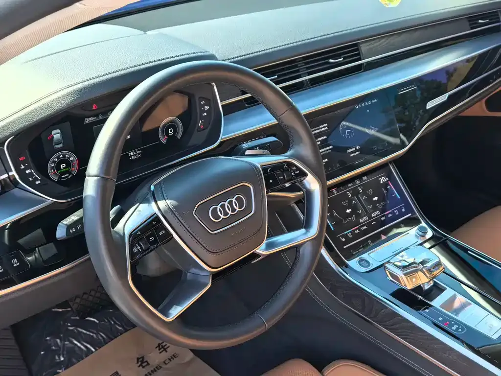 Audi A8 — фото 9