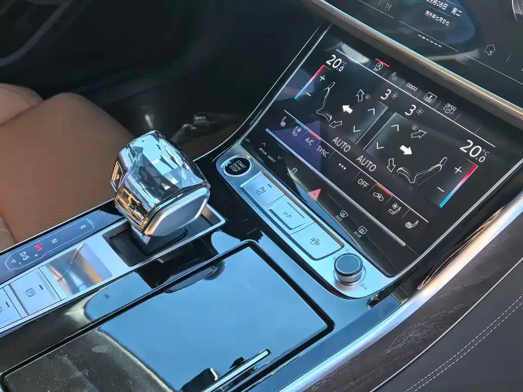 Audi A8 — фото 8