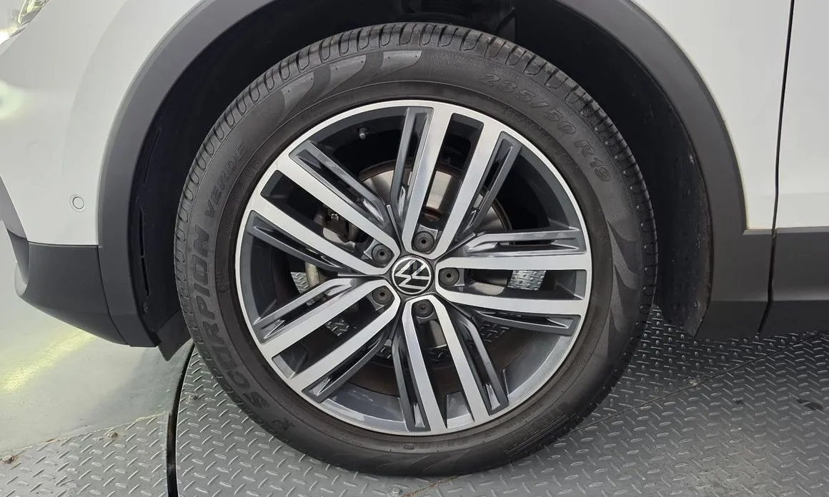 Volkswagen Tiguan — фото 9