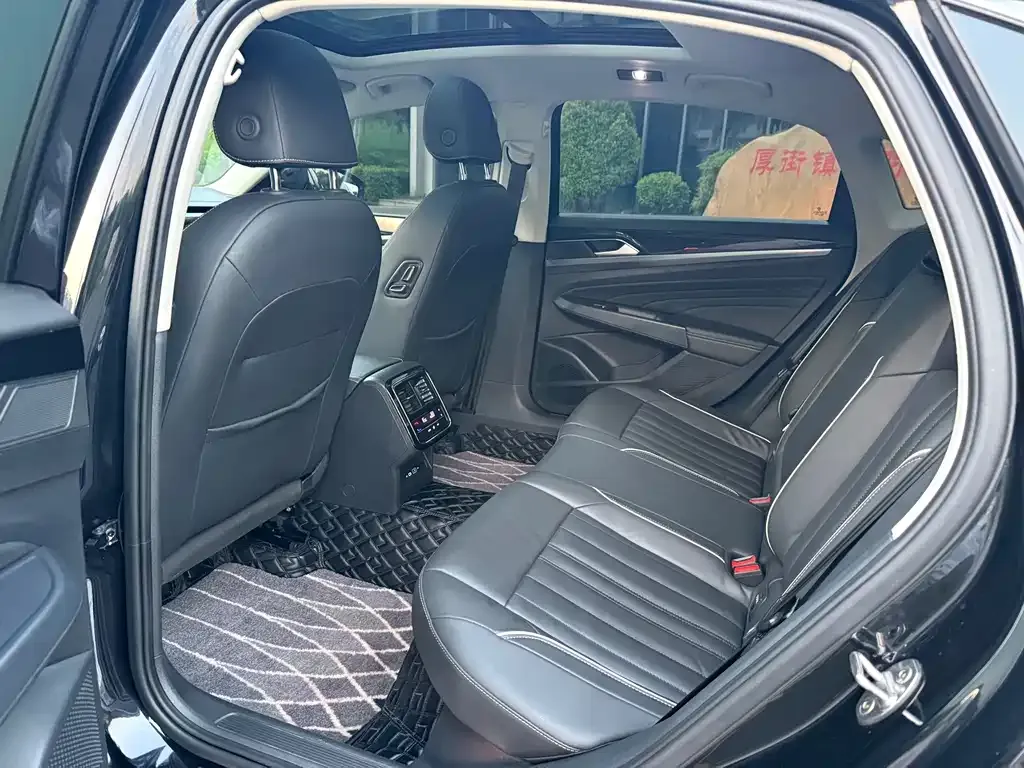 Volkswagen Passat — фото 10
