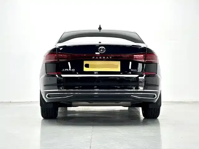 Volkswagen Passat — фото 10