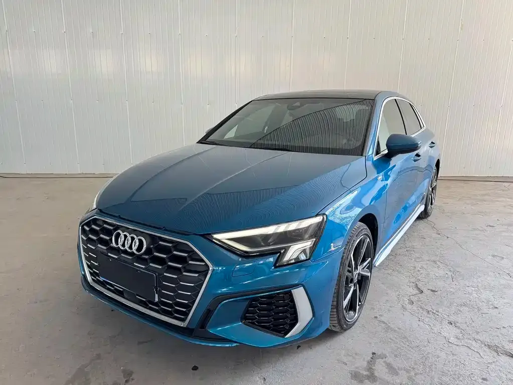 Audi A3 — фото 1