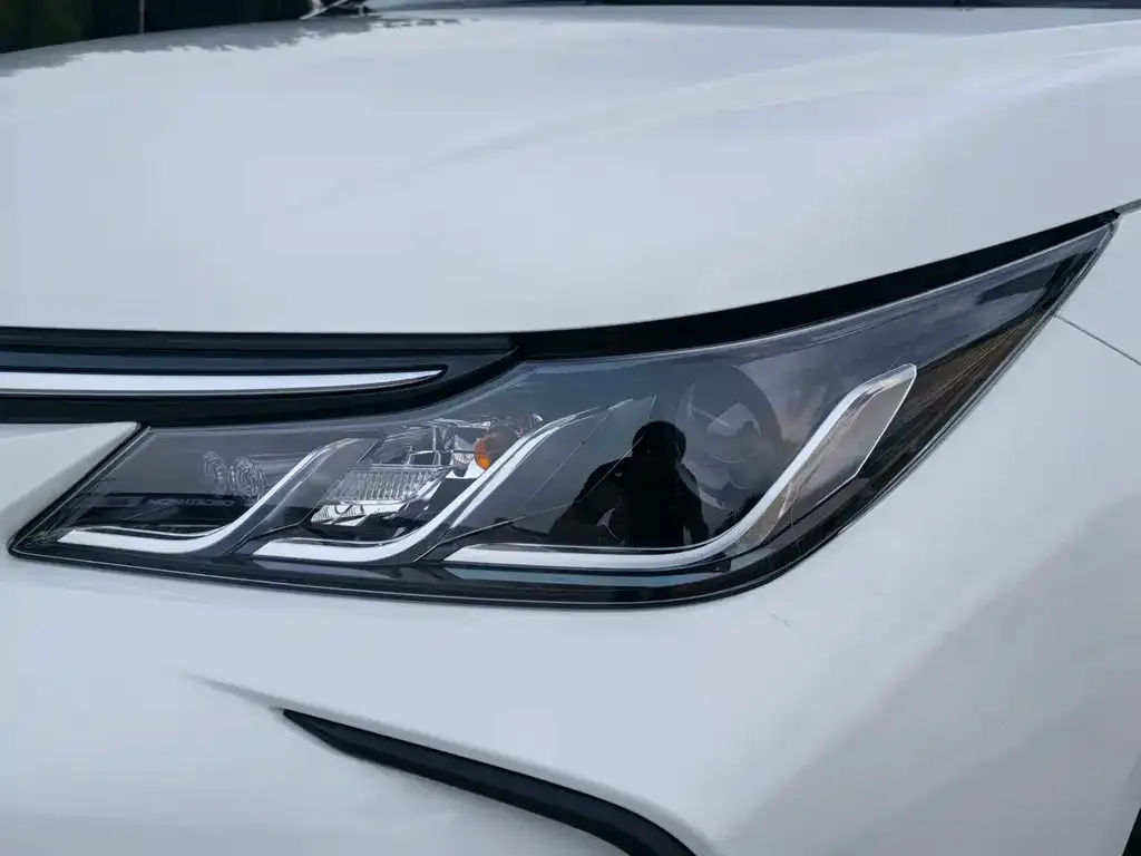 Toyota Corolla — фото 3