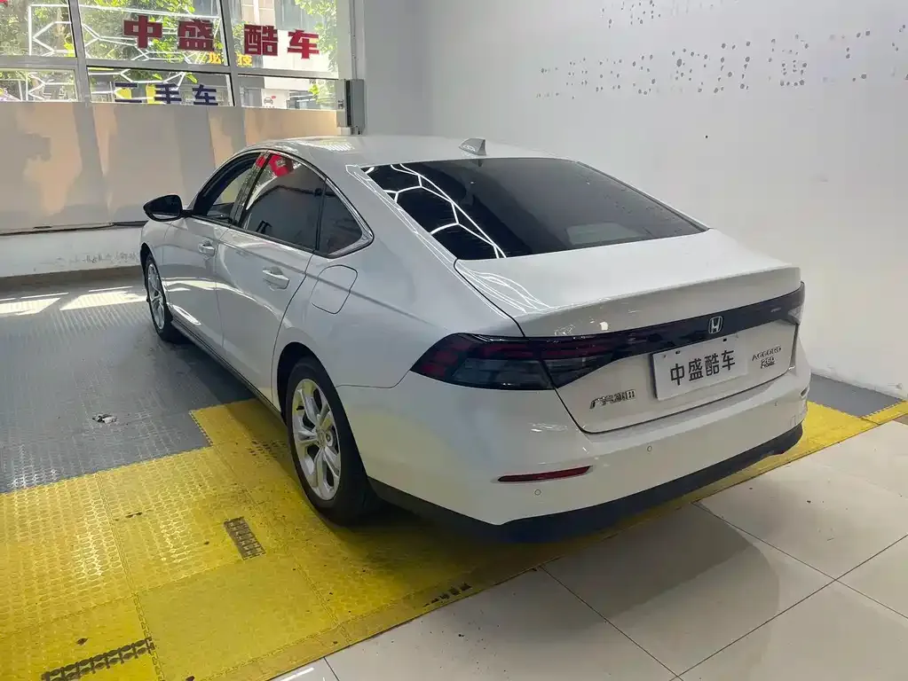 Honda Accord — фото 5