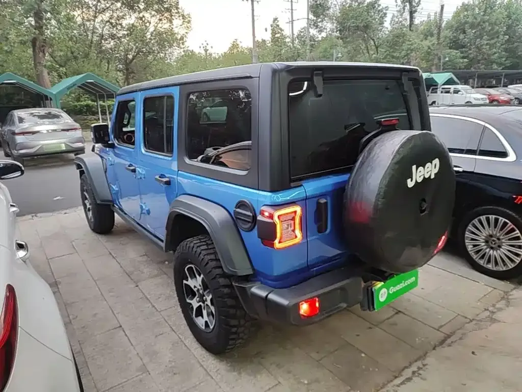 Jeep Wrangler — фото 5