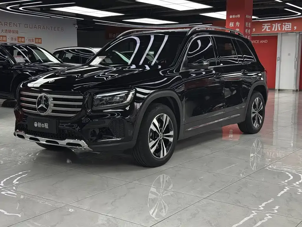 Mercedes-Benz GLB — фото 1