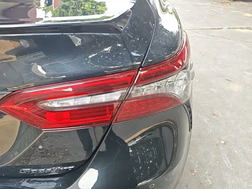 Toyota Camry — фото 2