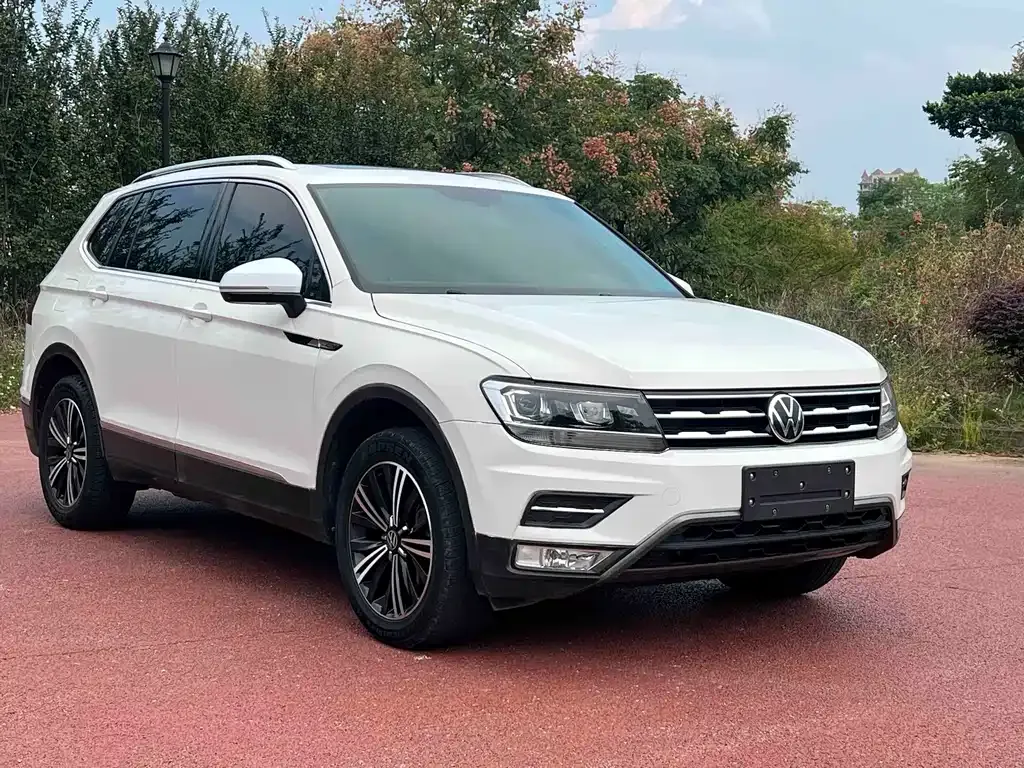 Volkswagen Tiguan L — фото 4