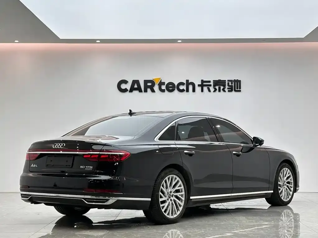 Audi A8 — фото 10