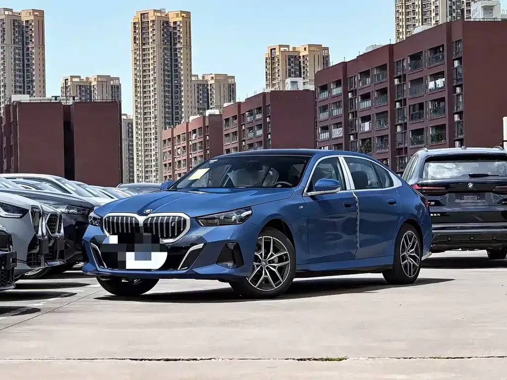 BMW i5 — фото 1