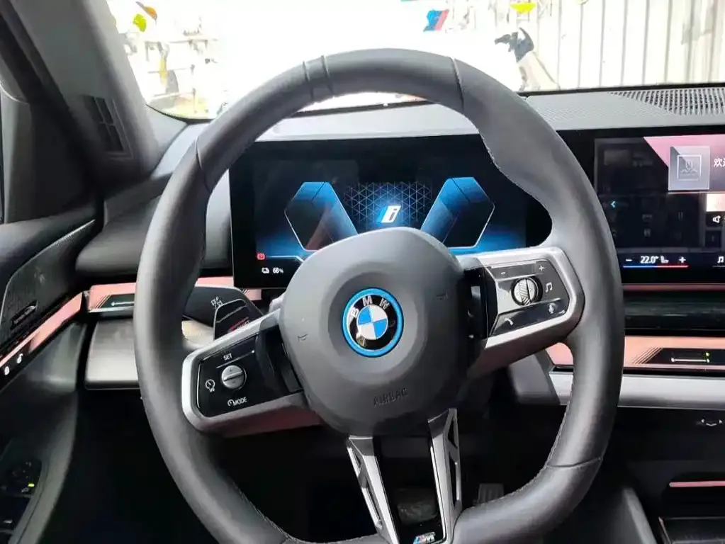 BMW i5 — фото 7