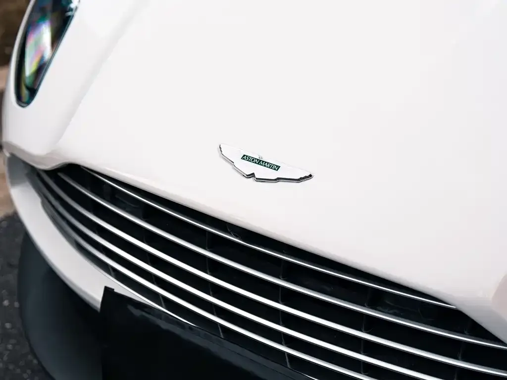 Aston Martin DB11 — фото 2