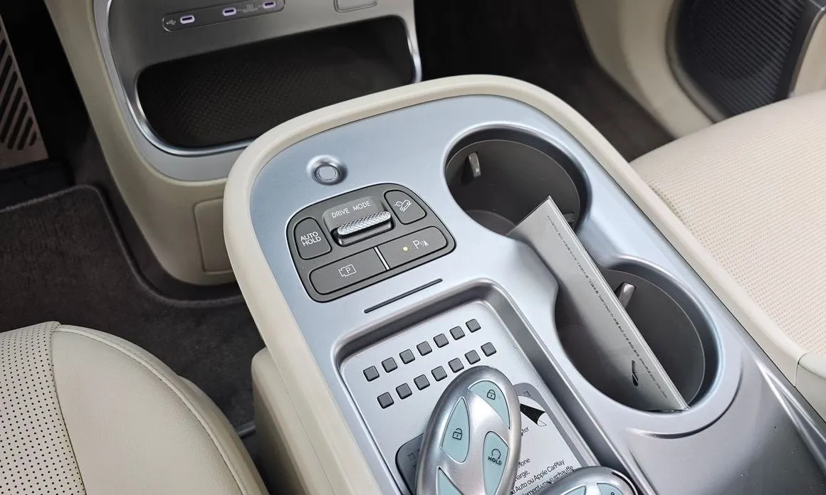 Hyundai Ioniq9 — фото 6